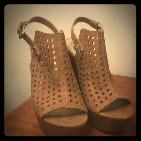 Guess Shoes - Brown Guess Wedges size 8.5